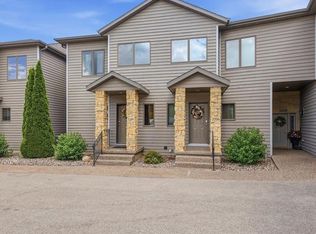 2205 N Riverview St, Bellevue, IA 52031