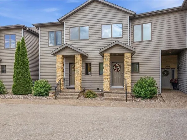2205 N Riverview St, Bellevue, IA 52031