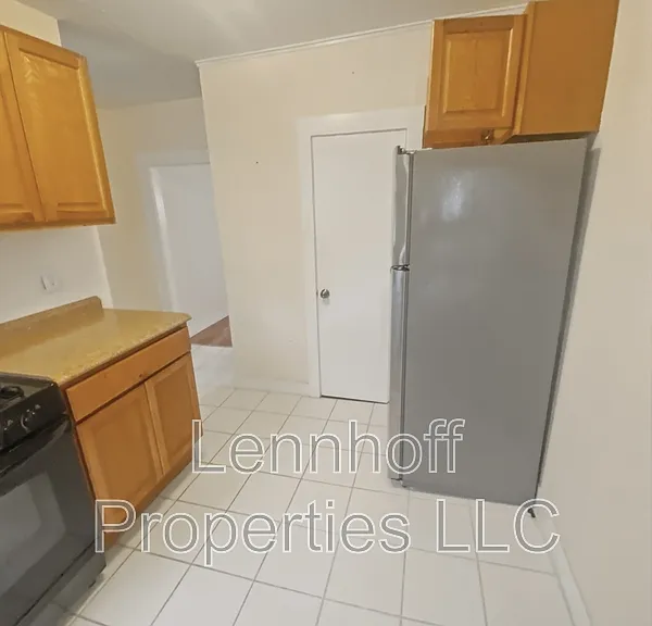 23 Hilton St #1 — Photo 4