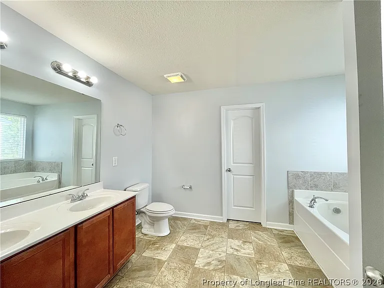 92 Hallow Oak St — Photo 9