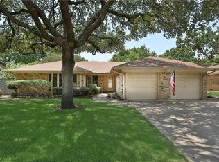 745 Ridgewood Cir, Hurst, TX 76054