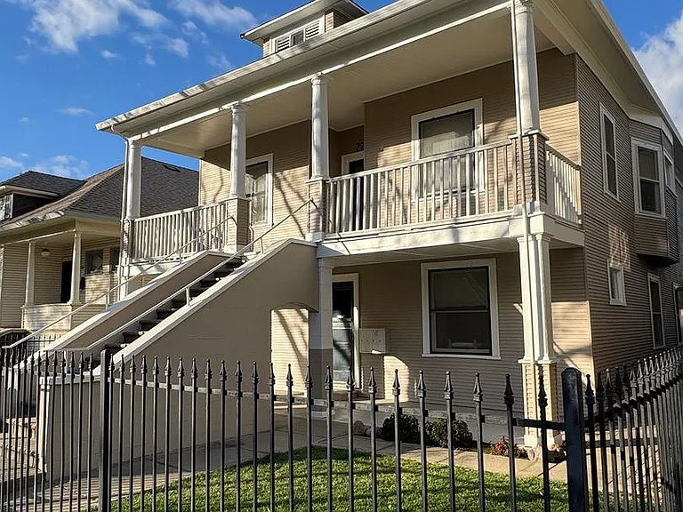 2215 P St — Photo 1