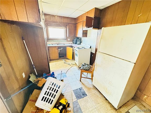 5th image of 51 Bowen St