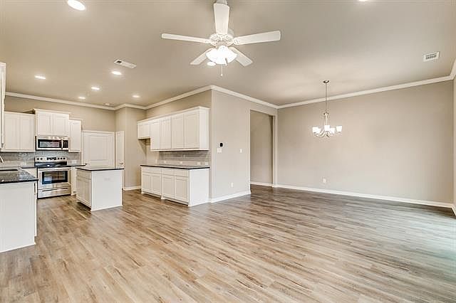 1st image of 1205 Summerset Ln