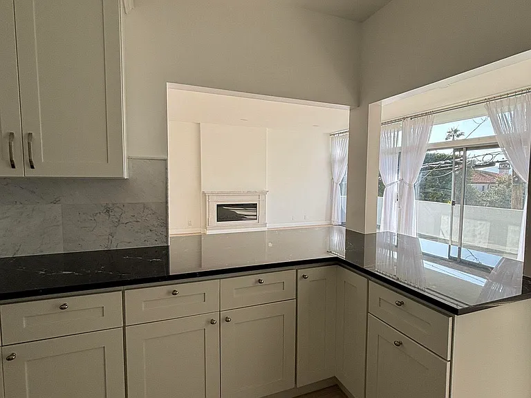 511 San Vicente Blvd #204 — Photo 5