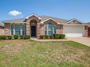 305 Dimes St, Arlington, TX 76002