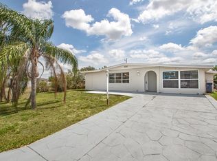 318 Rushmore Ave N, Lehigh Acres, FL 33936