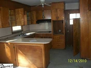 5th image of 110 Fairlane Dr