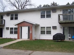 W9254 Oakland Pass APT 1, Cambridge, WI 53523