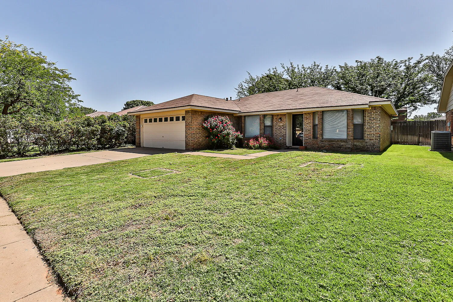 3 bed, 2.0 bath, 1300 sqft, $1,495 — Photo 4
