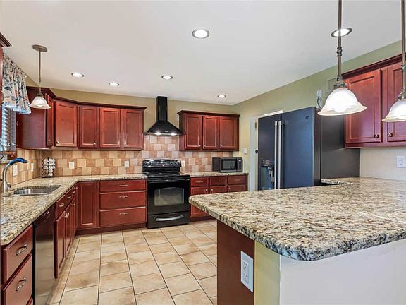 2nd image of 4785 Villa Knoll Dr