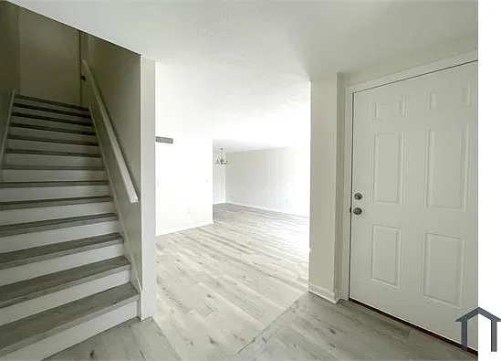 3 bed, 1200 sqft, $1,695 — Photo 4