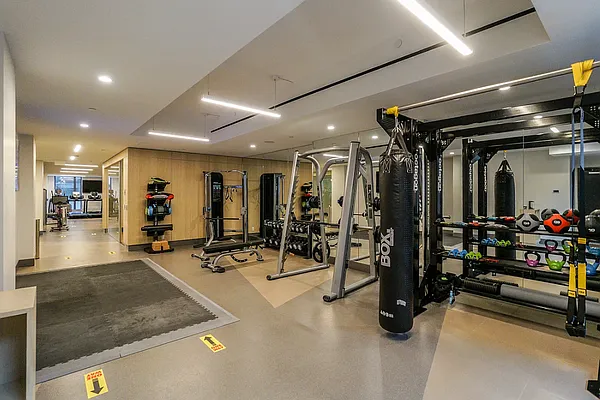 Rented by Bond New York | media 323