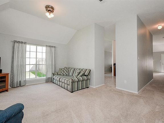 4th image of 5169 Zareen Ln