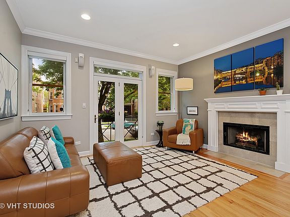 2nd image of 1722 W Berwyn Ave #1W