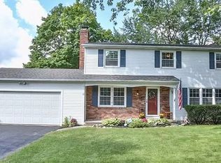 11 Dahlia Dr, Fairport, NY 14450
