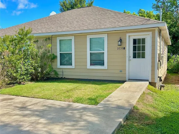 3807 Putnam Dr #A, Bacliff, TX 77518