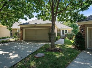 820 Chessington Ct, Liberty, MO 64068