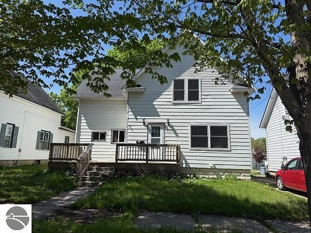 1st image of 825 Wallace St