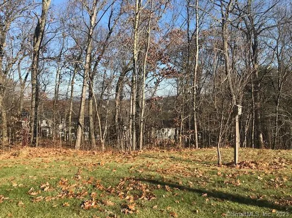 4 Robinson Circle, Ellington, CT 06029