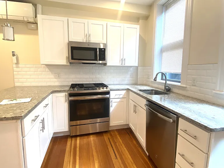 11 Seaverns Ave #11-3R — Photo 4