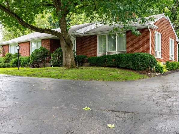 425 Far Hills Ave, Dayton, OH 45409