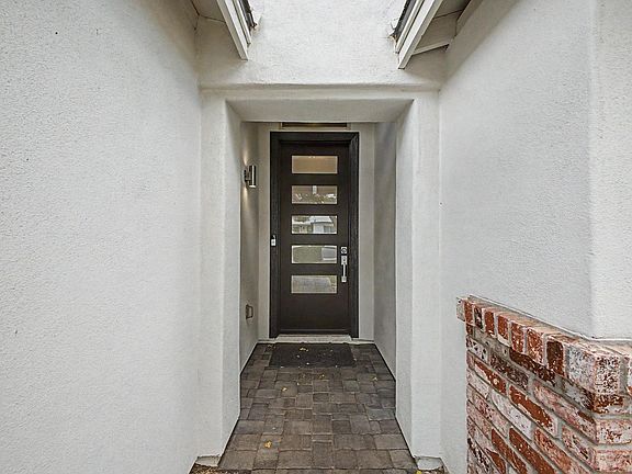 4th image of 3414 N 44th Pl
