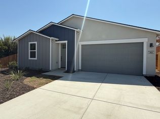 3921 W Babcock Ave, Visalia, CA 93291
