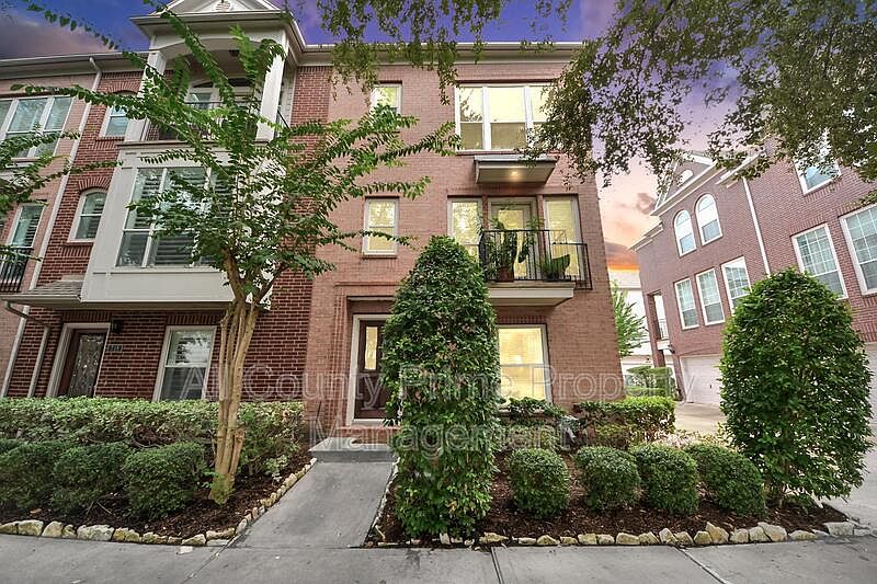 1st image of 716 Hartman St