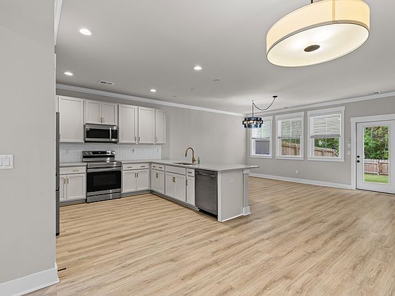 5th image of 5133 Park Creek Ave