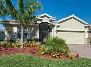 2529 Laurentina Ln, Cape Coral, FL 33909