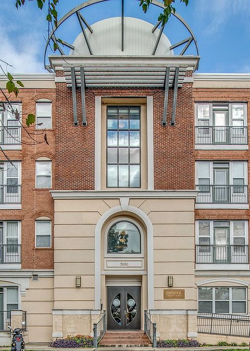 1st image of 3000 Vanderbilt Pl APT 424