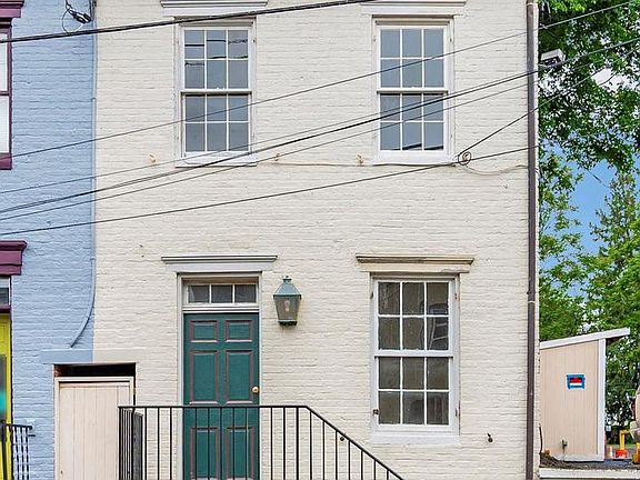 3rd image of 168 W All Saints St