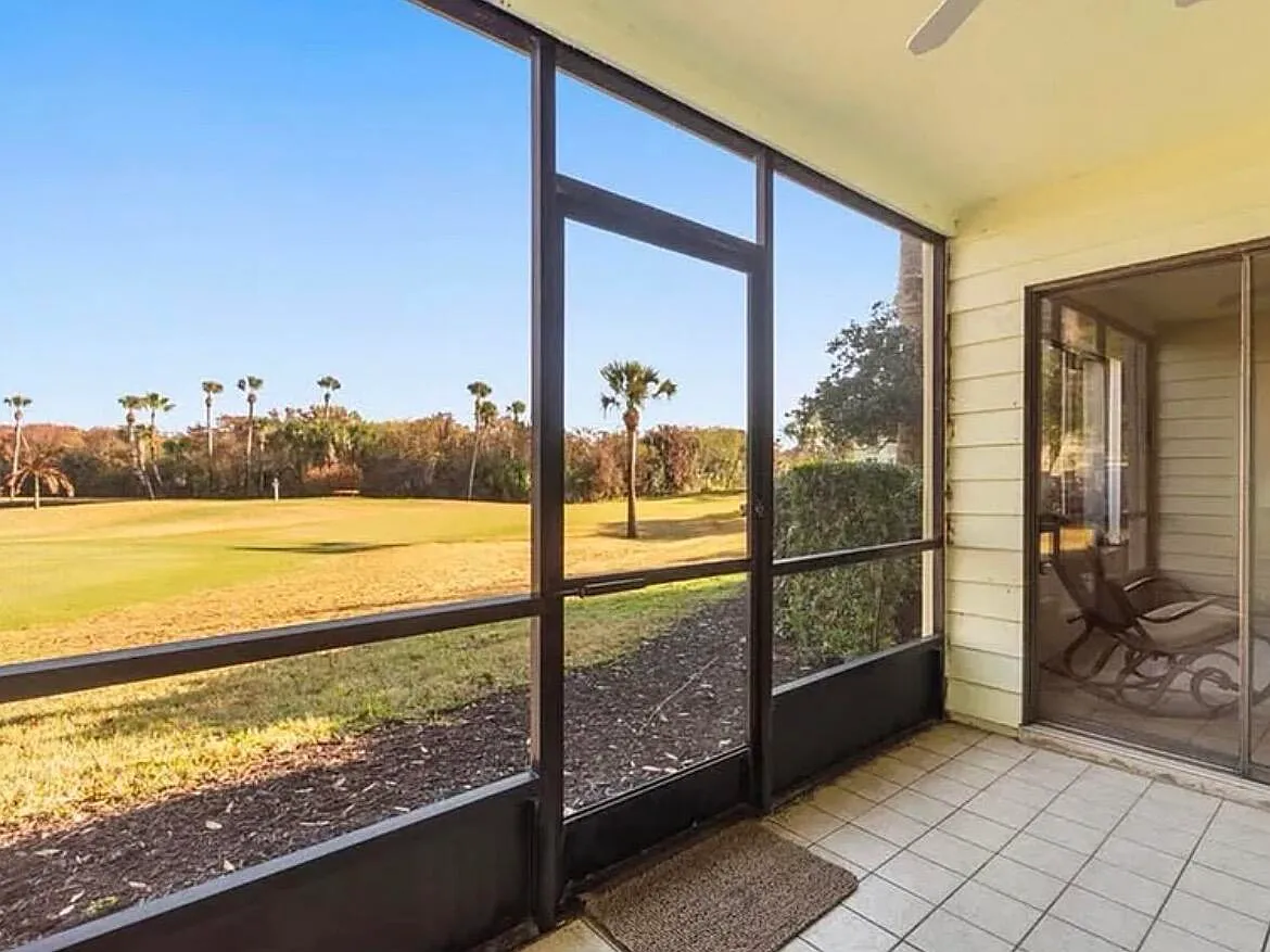 2 bed, 2.0 bath, 1060 sqft, $2,200 — Photo 2