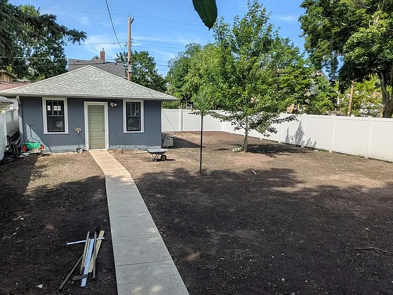 1953 Laurel Ave — Photo 14