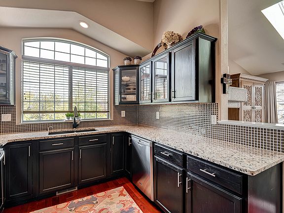 Remodeled kitchen, granite!