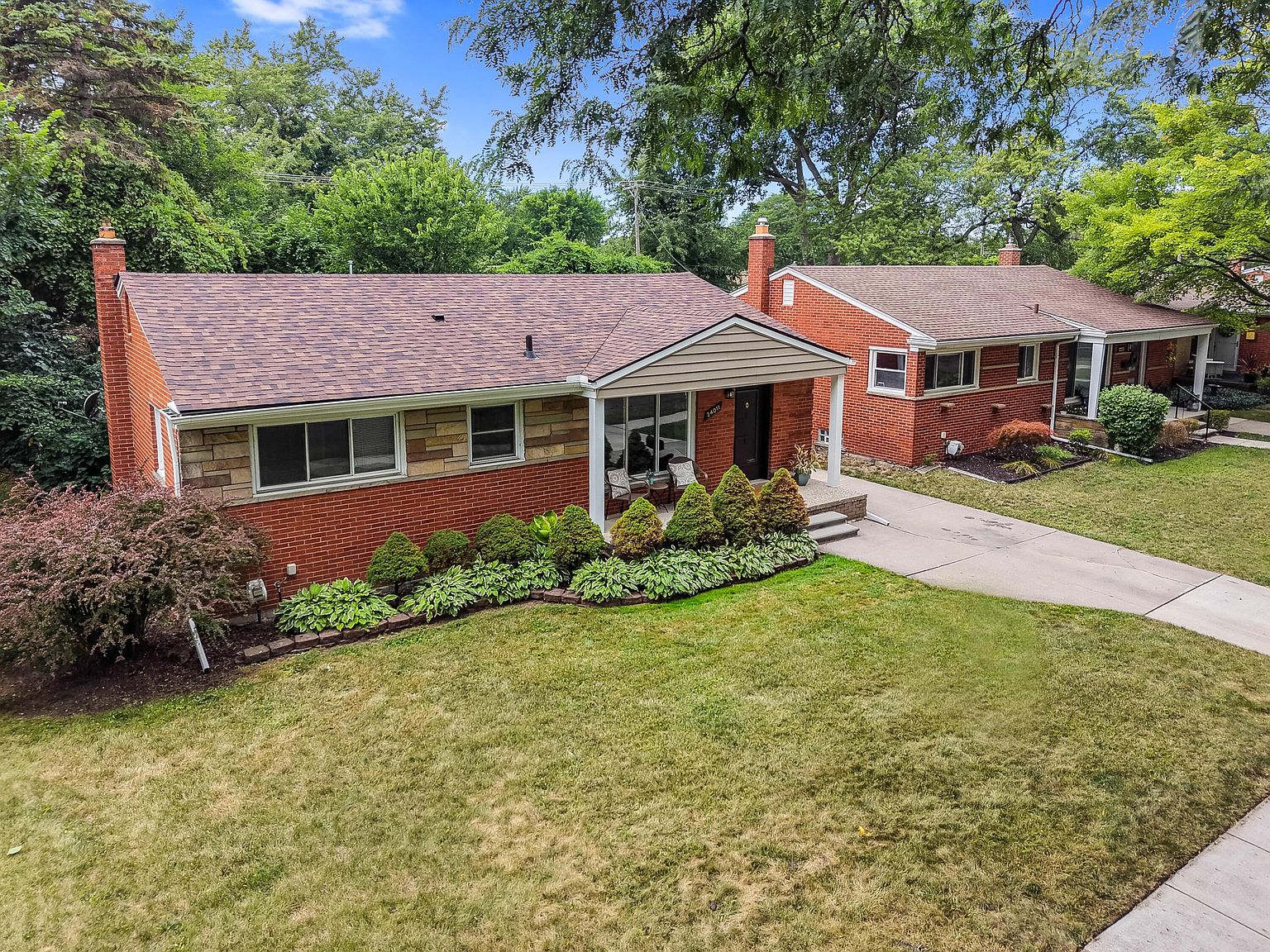 24011 Geneva St, photo 3