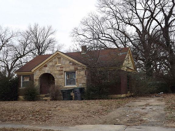 2nd image of 1823 McMillan St