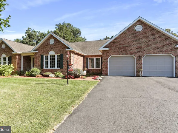 11711 Brookdale Dr, Waynesboro, PA 17268