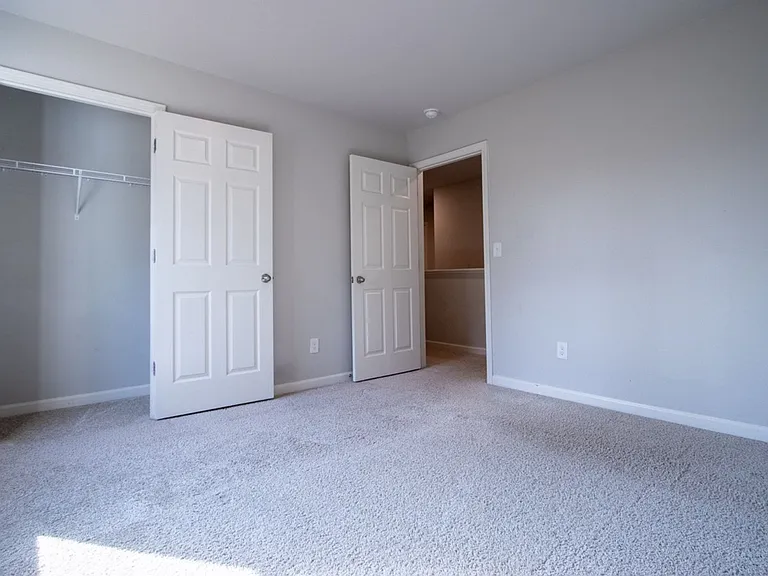 325 Park West Blvd — Photo 16