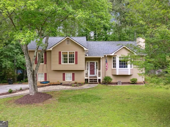 685 Maplelake Dr, Acworth, GA 30101