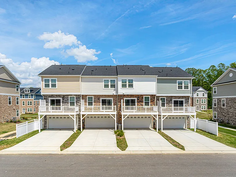 Highlands EVOLV Rental Townhomes — Photo 23