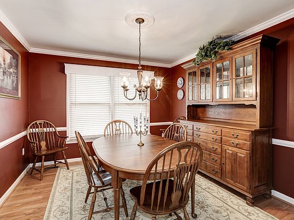 3rd image of 6408 Southridge Ct
