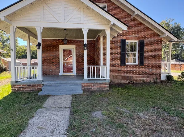 15 Elmwood St NE, Rome, GA 30161