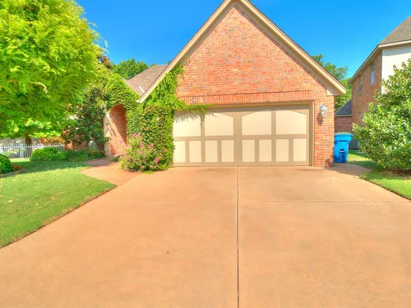 4517 Olde Village Cir, Edmond, OK 73013