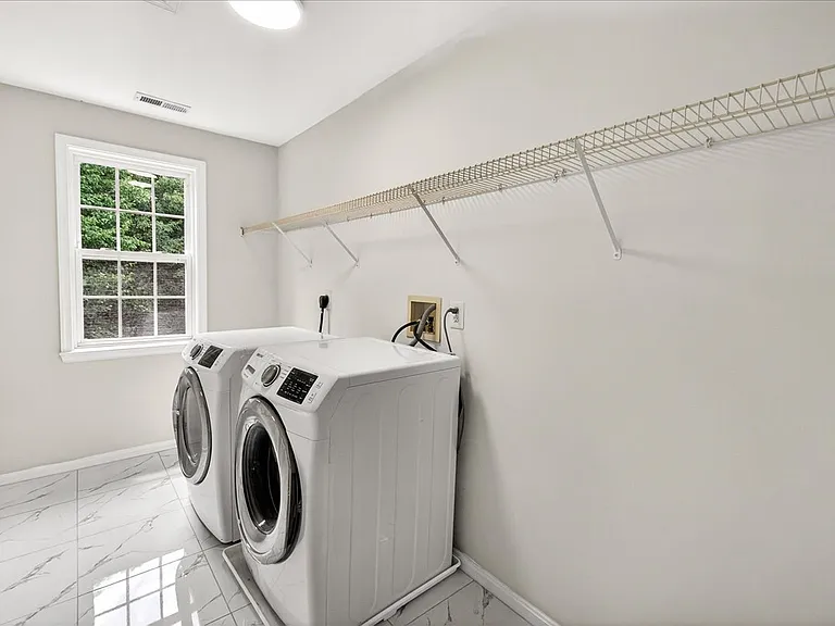 9938 Timberknoll Ln — Photo 28
