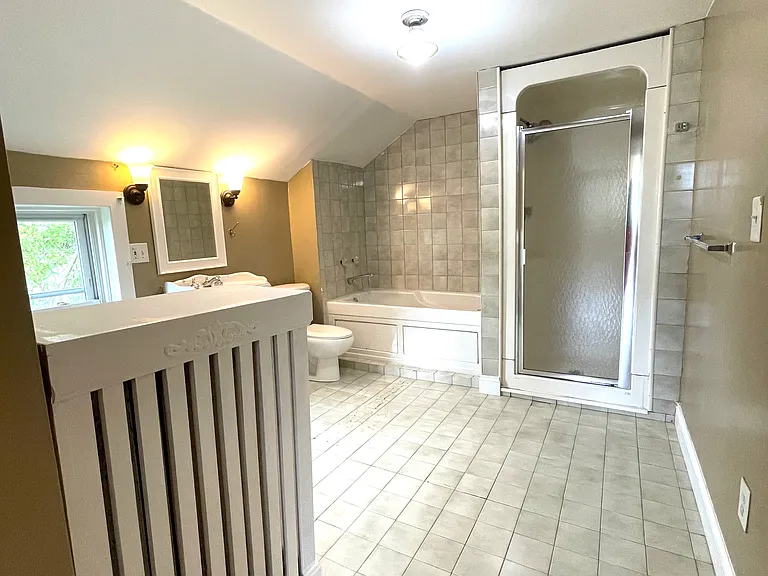 221 Middle St — Photo 22