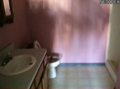 4th image of 14720 Lakeview Dr #1