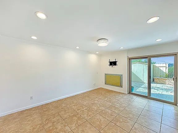 5th image of 11352 Meadow Flower Pl