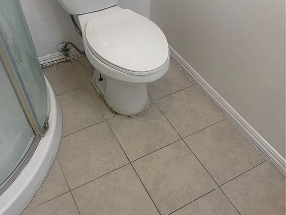 3rd image of 8636 Tamarind Ave